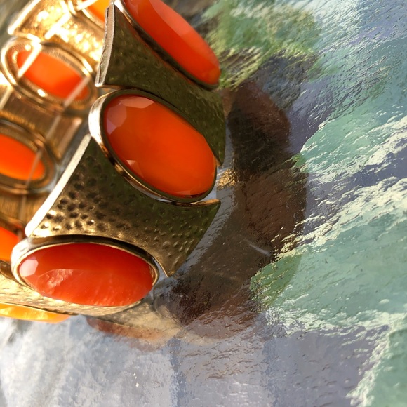 Stretch Bracelet Hammer Gold Tone Orange Ovals NWO - Picture 2 of 7